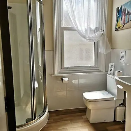Πανσιόν Sylvern House 4*