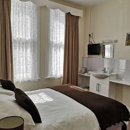 Sylvern House Σκάρμπορο